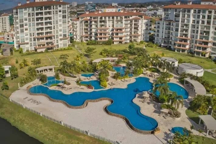Venta de lujosos apartamentos en Santa María, Panamá - photo 1