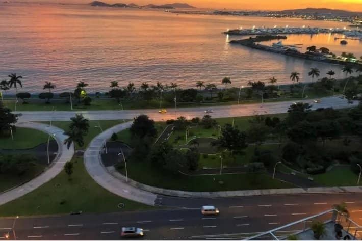 Alquiler de apartamento con vista al mar en Avenida Balboa, Panamá - photo 1