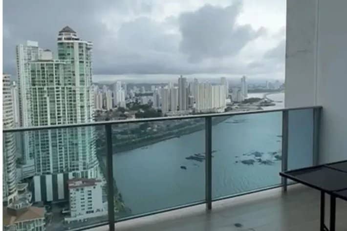 Apartamento en alquiler en Punta Pacífica, Panamá - photo 1