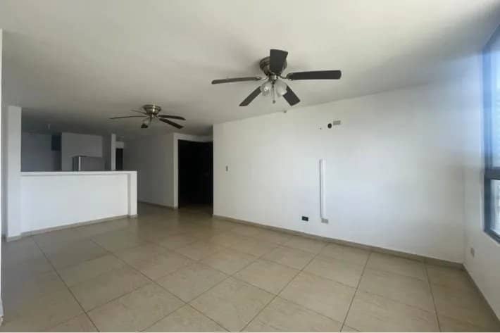 Apartamento en venta en Condado del Rey, Panamá - foto 1