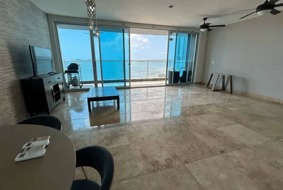 Alquiler de apartamento semi amoblado en Punta Pacifica, Panamá - foto 1
