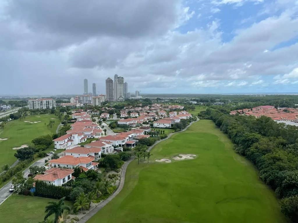 Apartamento en venta en Santa María, Panamá - foto 1