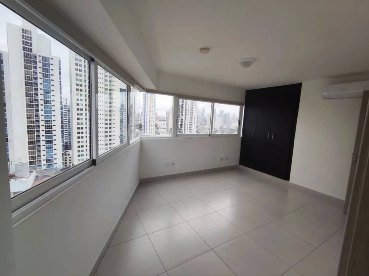 Venta de apartamento en San Francisco, cerca del Parque Omar - foto 1
