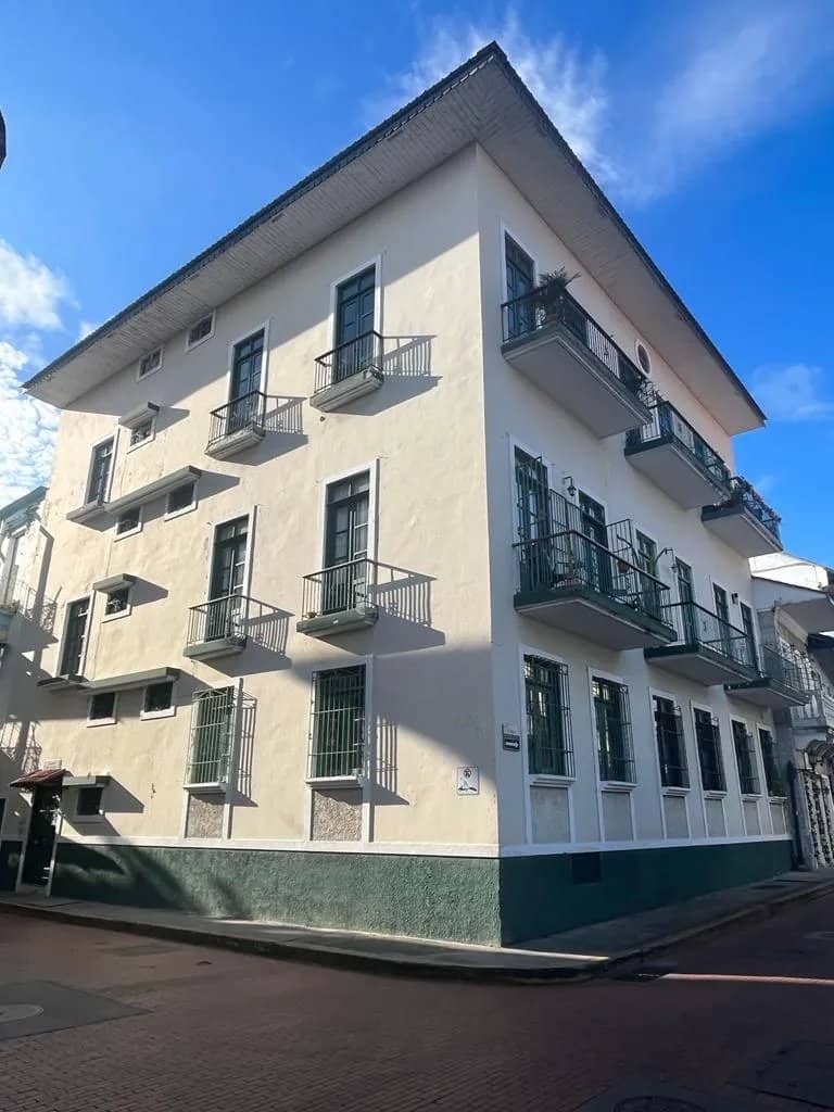 Se vende hermoso apartamento en Casco Antiguo - foto 1