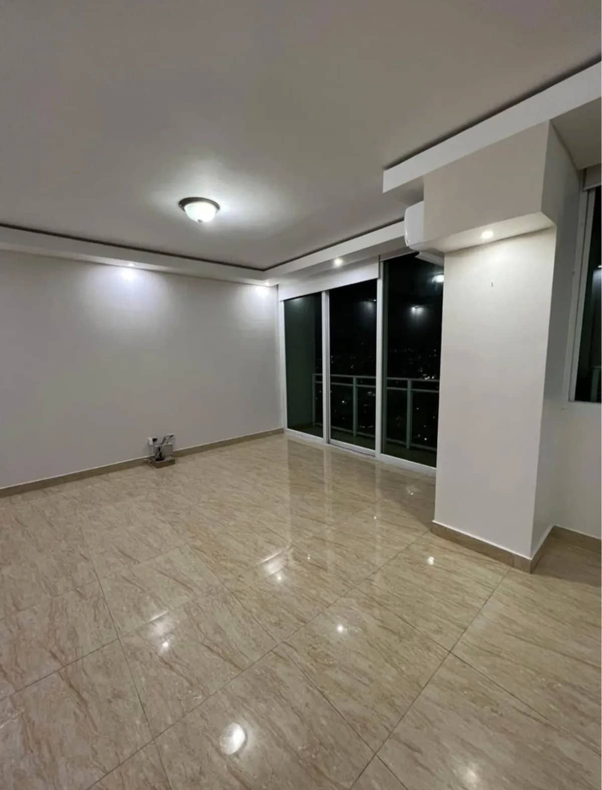 Venta de Apartamento en PH Emporium Tower, San Francisco - foto 1