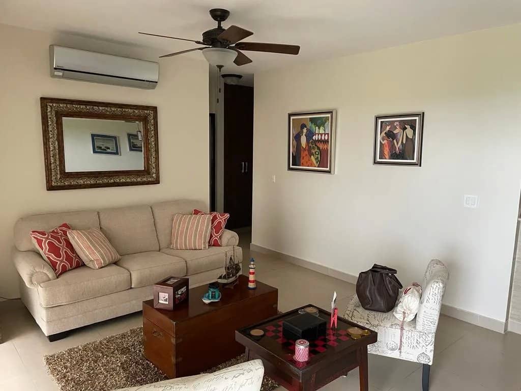 SE VENDE HERMOSO APARTAMENTO EN PLAYA DEL SOL - photo 1