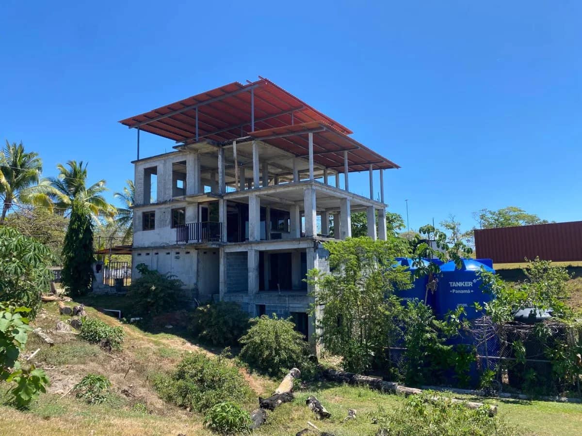 Edificio Con Vista al Mar de 5 Apartamentos en Playa Santa Catalina Panama - foto 1