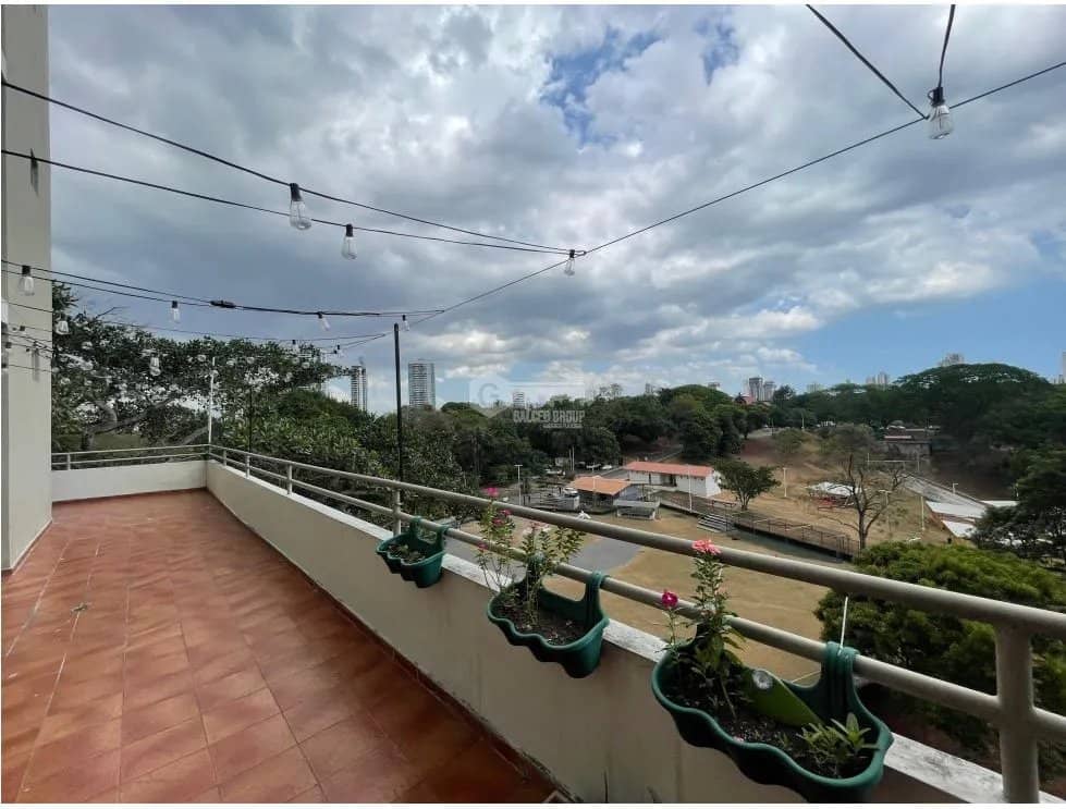 SE VENDE APARTAMENTO EN CARRASQUILLA PH HYDE PARK VISTA AL PARQUE OMAR - photo 1