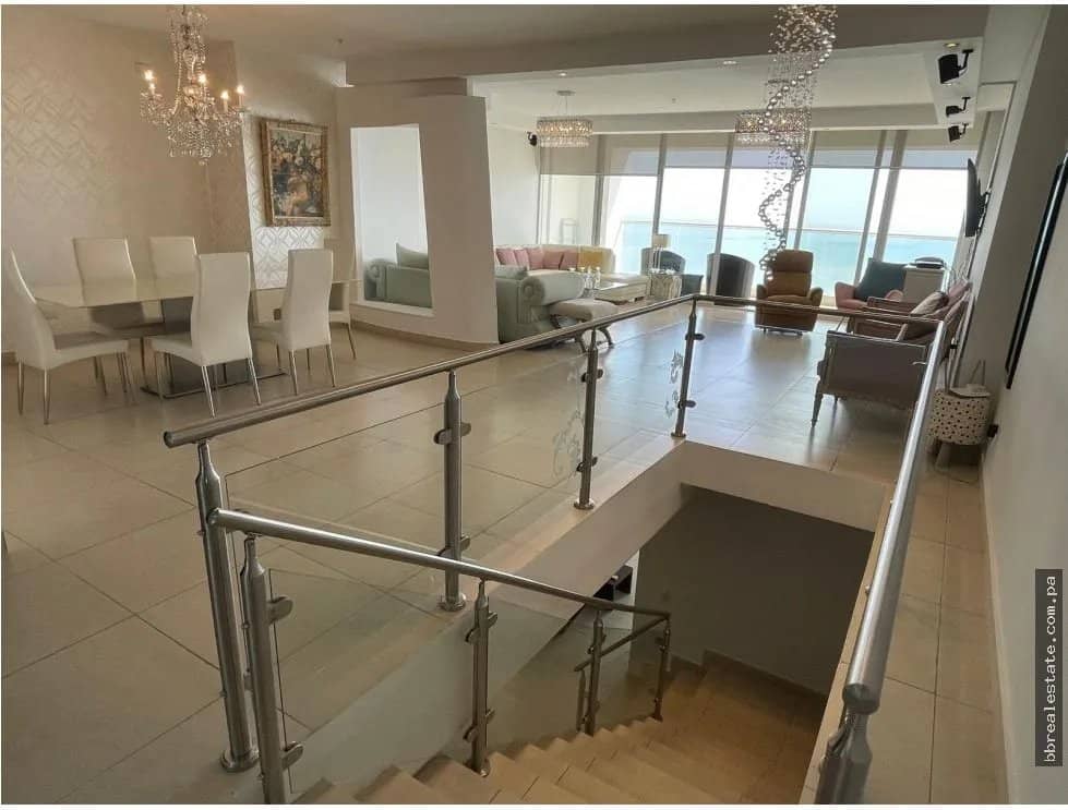 Venta de apartamento en Av. Balboa, PH Rivage - foto 1