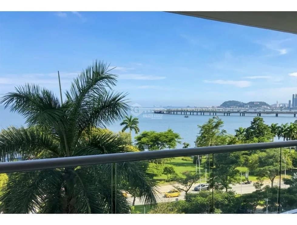 SE AQLUILA APARTAMENTO EN AV. BALBOA 145M 3 HABITACIONES Y BALCON - foto 1