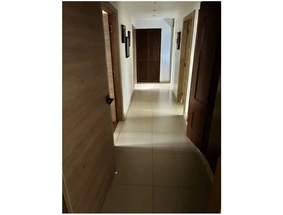Venta de apartamento remodelado, Obarrio, Bella vista, Panamá - photo 1