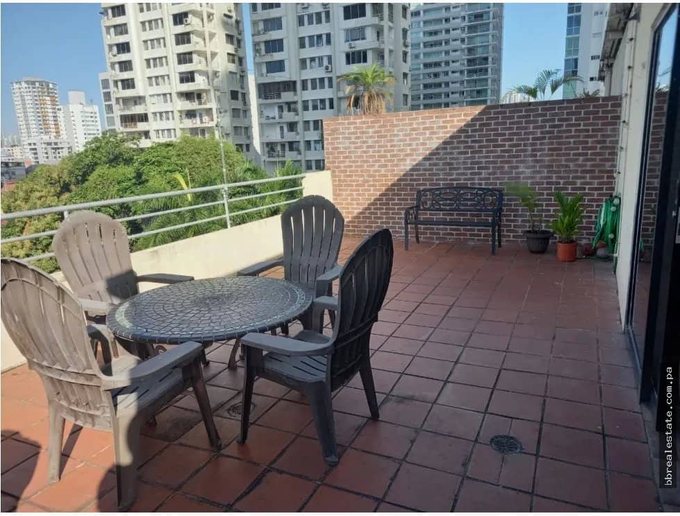 SE ALQUILA APARTAMENTO EN VÍA PORRAS, PH CAPRICE - foto 1