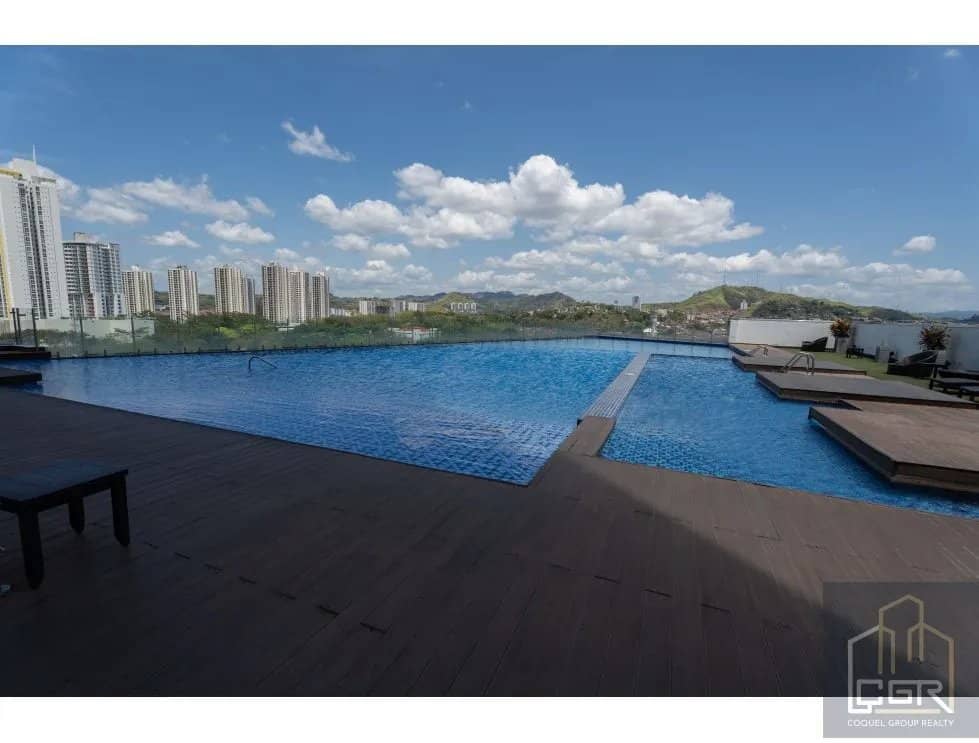 VENTA DE APARTAMENTO EN PH SKY POINT TOWER - foto 1