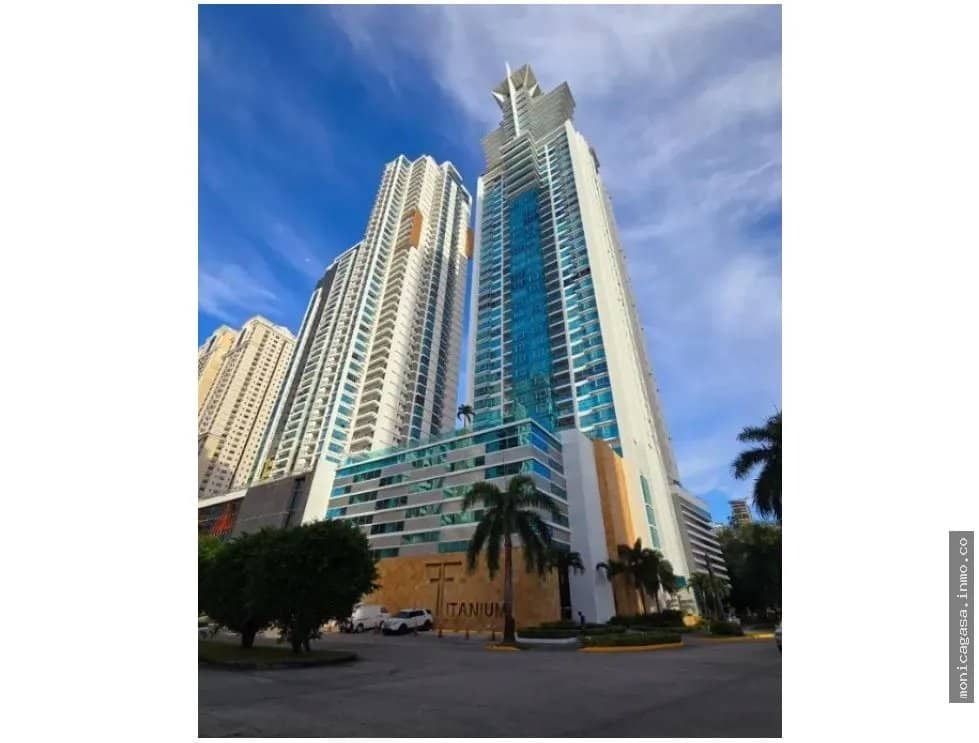Venta de apartamento en PH. Titanium, Costa del Este - foto 1