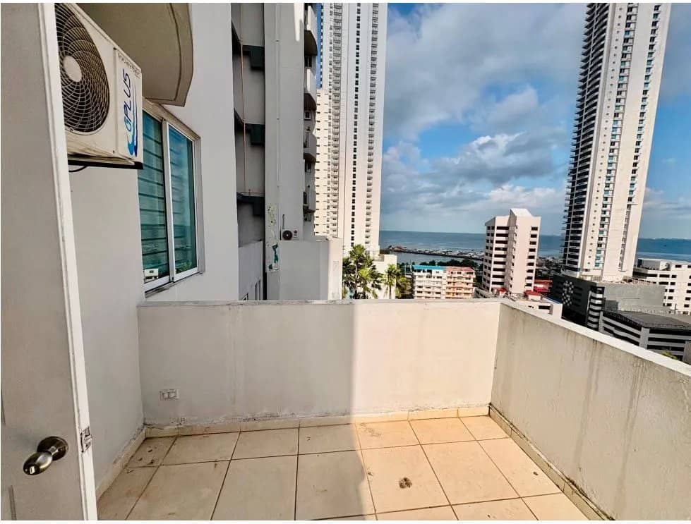Alquiler de apartamento en PH Aquazul, Bella Vista - foto 1