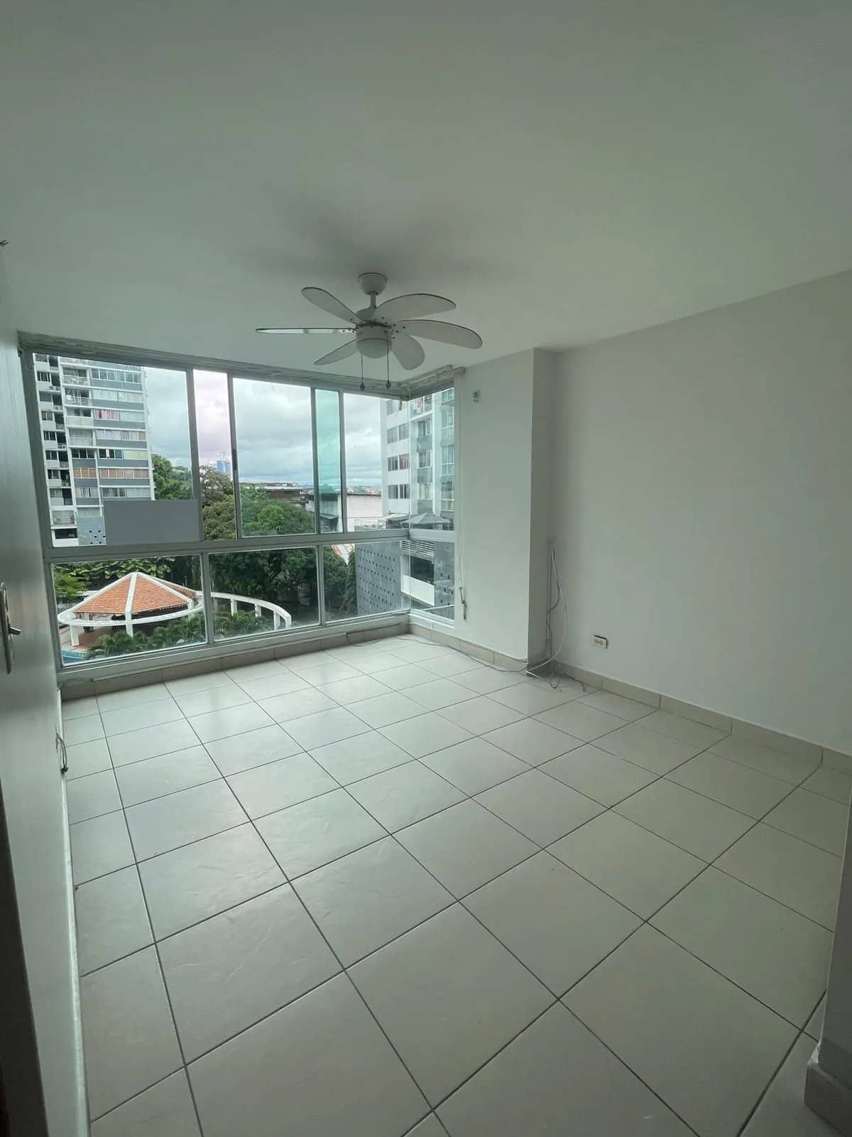 ALQUILO APARTAMENTO EN PH CENTRAL PARK – TORRE LEXINGTON - foto 1