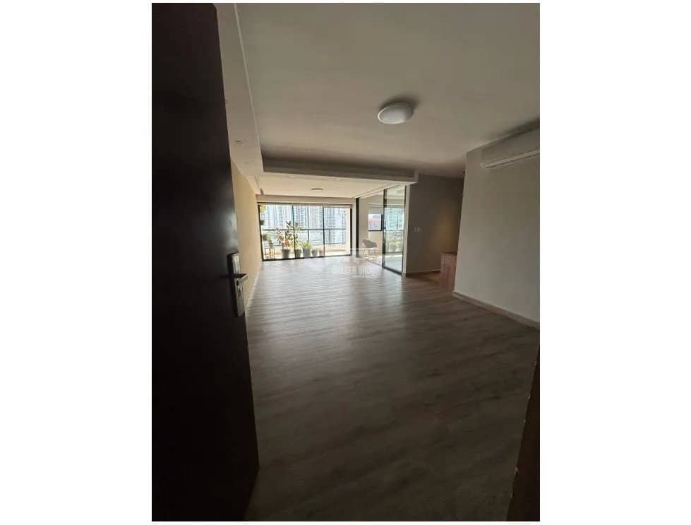 SE VENDE APARTAMENTO 130 M2 EN BELLA VISTA BALBOA BAY CON BALCON - foto 1