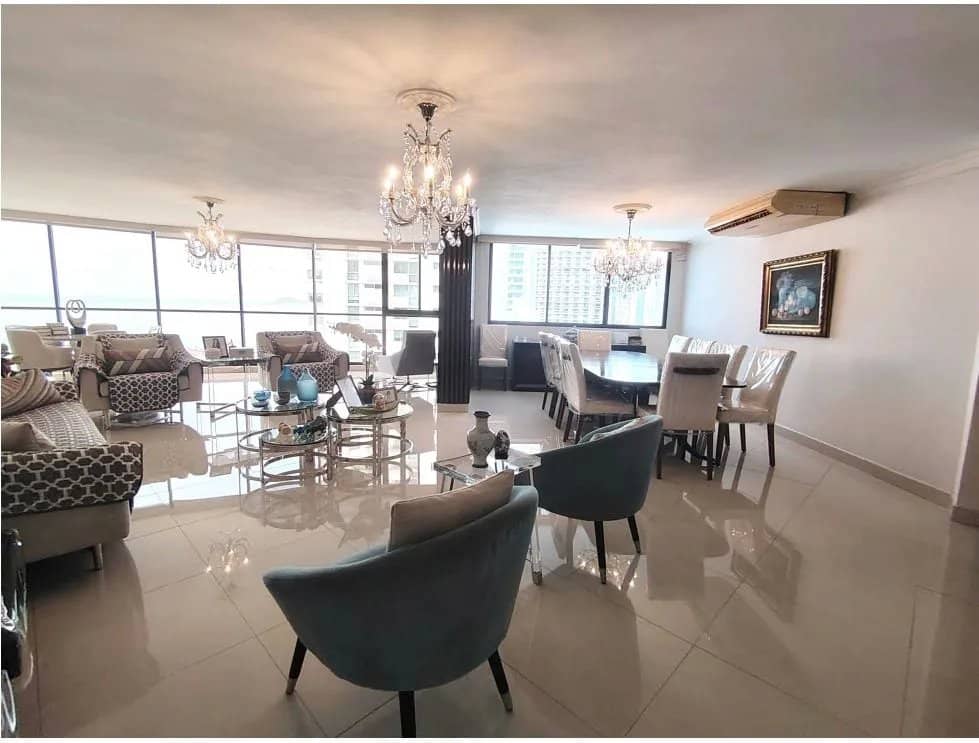 Venta de apartamento amoblado en PH Rocamar, Av. Balboa. EAR - foto 1