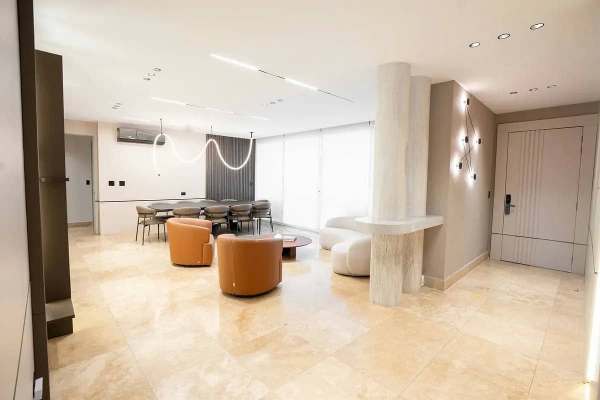 Bellísimo y Amplio Apartamento en Punta Pacífica, 100% Remodelado - photo 1