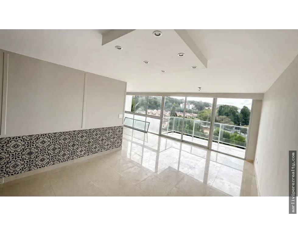 Venta de apartamento en Albrook - photo 1