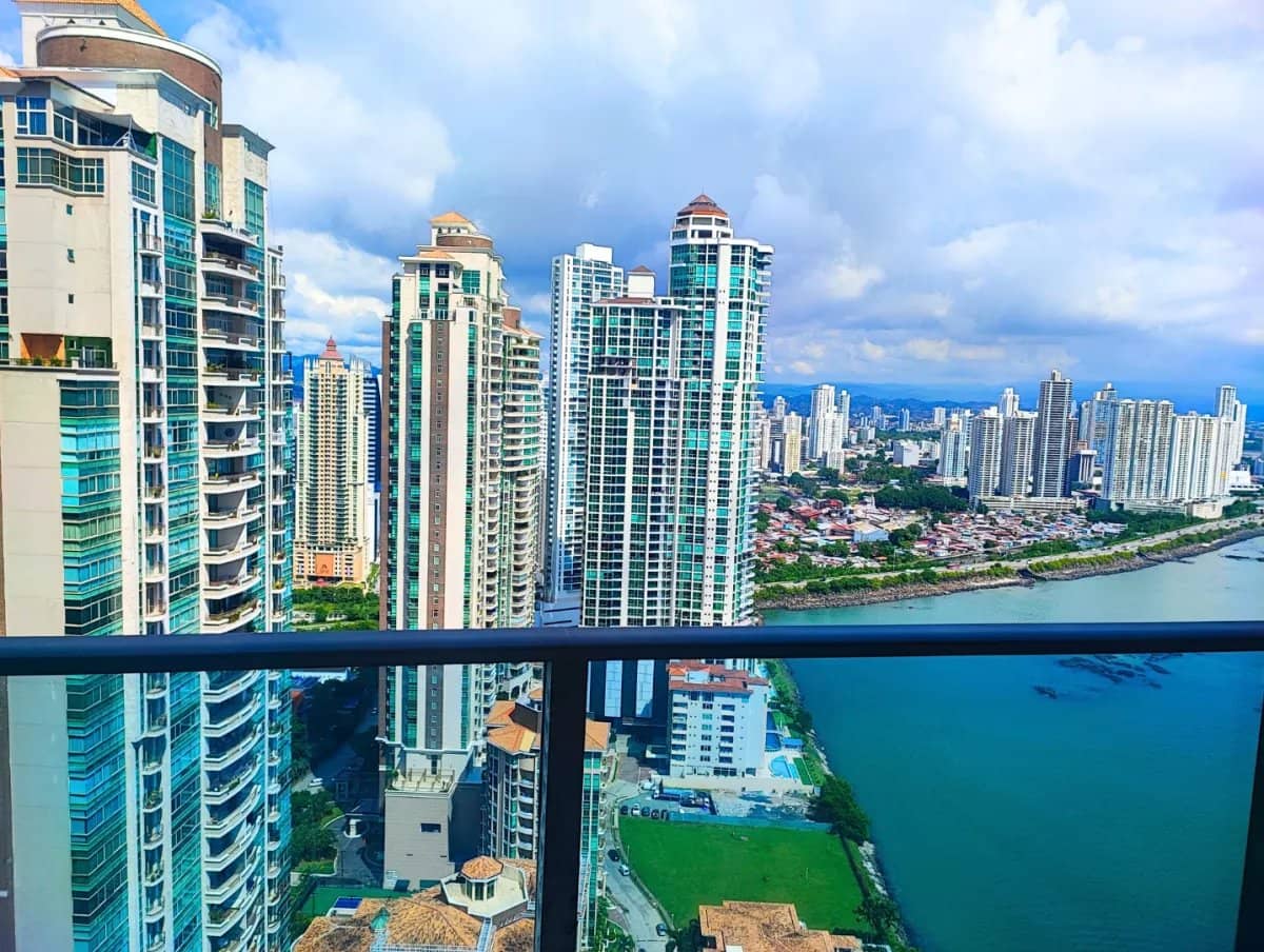Inversión en Grand Tower Punta Pacífica 214m², Con Inquilino $566,000 - foto 1