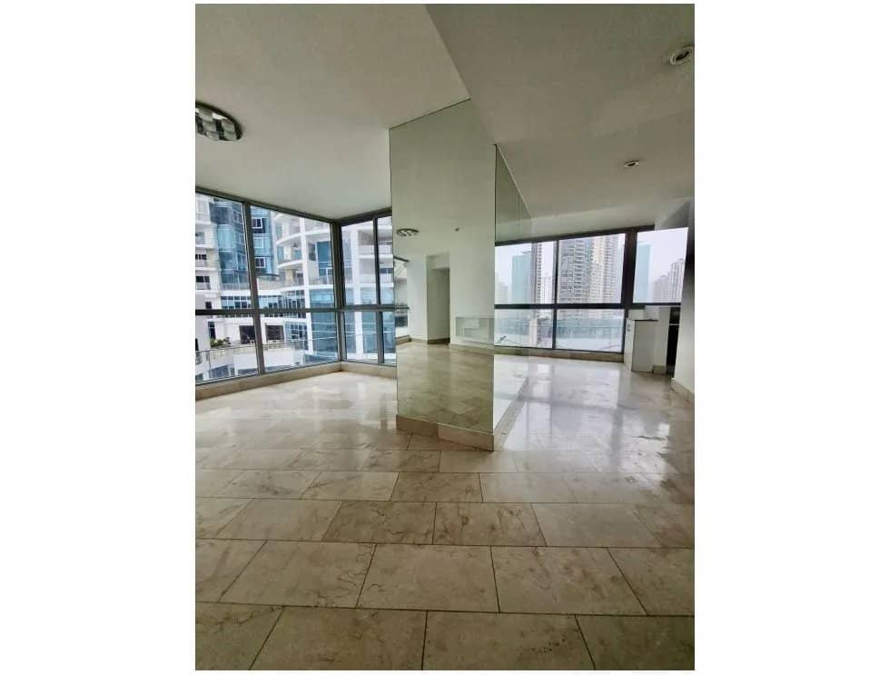 Venta de apartamento en PH Grand Tower, Punta Pacífica. YP - photo 1