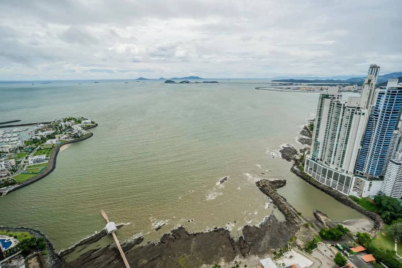 En venta Villa Sky Lujoso Penthouse de 4 niveles En Q Tower Punta Pacifica - foto 1