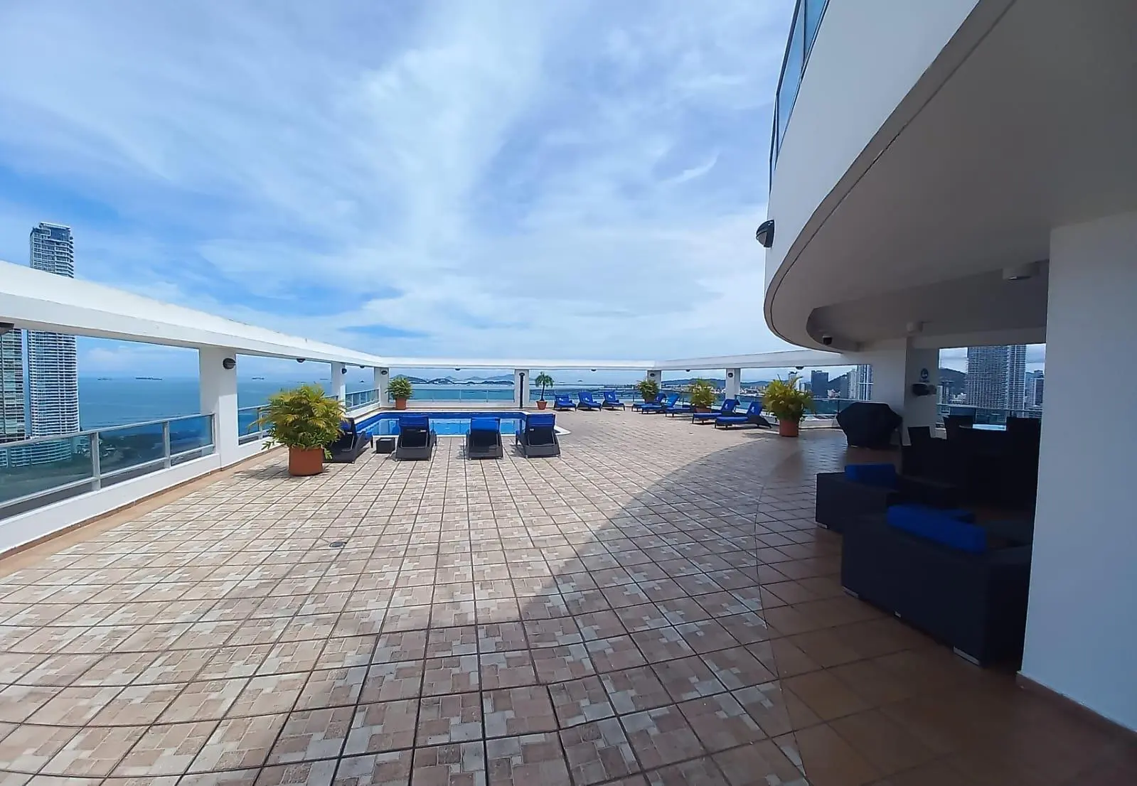VENTA DE APARTAMENTO PH BAYFRONT - foto 1
