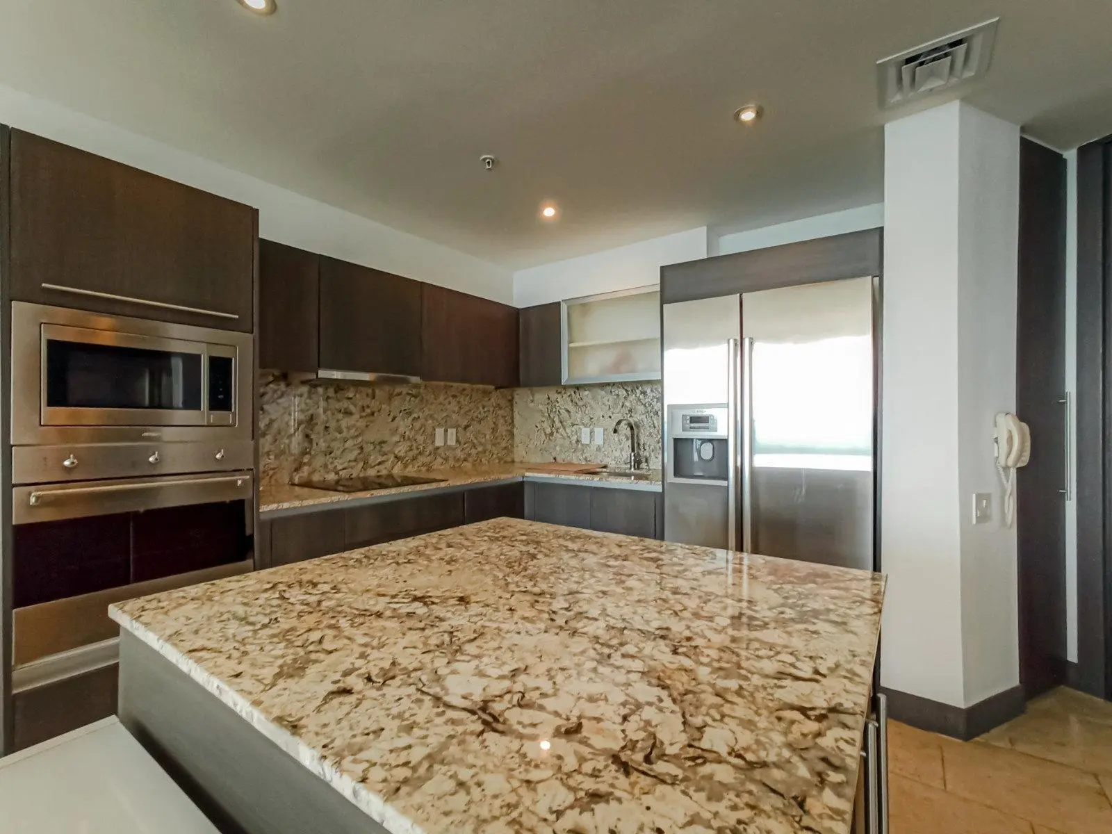 Condominio en Ciudad de Panama, Panama Ocean Club - photo 1
