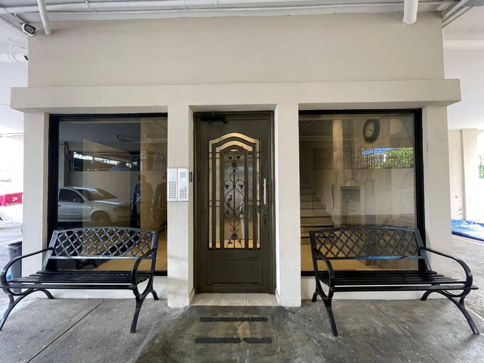 SE VENDE APARTAMENTO AMUEBLADO DE 2 RECAMARAS EN PH PORTO VITA - foto 1