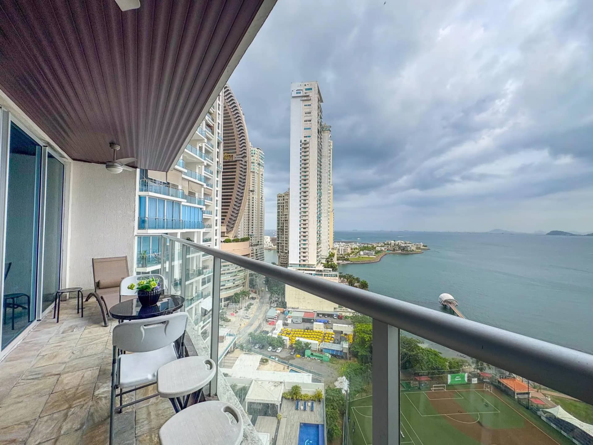 Apartamento frente al mar en Ciudad de Panama, Panama - foto 1