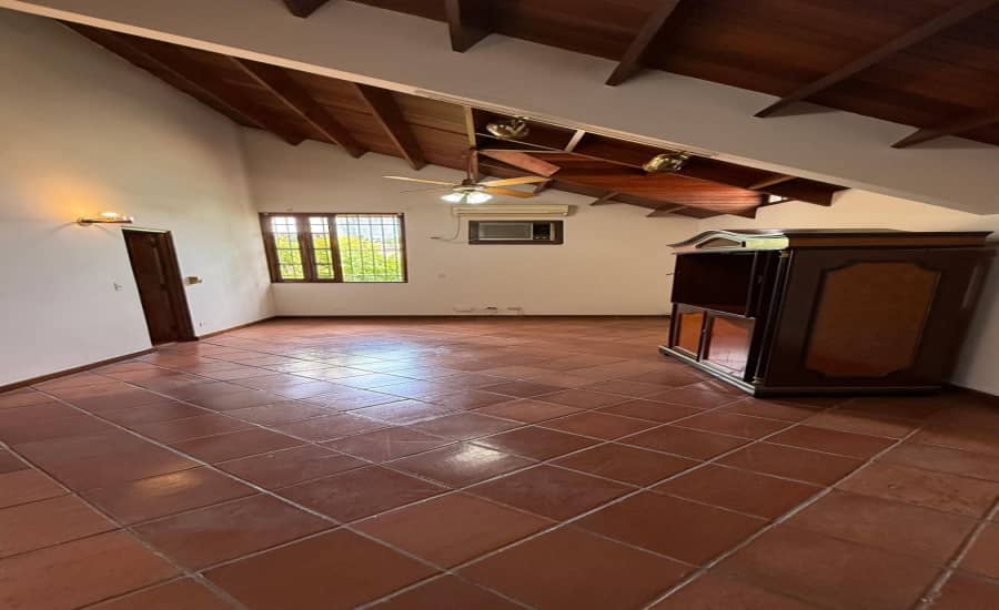 Casa en La Alameda espectacular de 3 nivelesVenta - foto 1