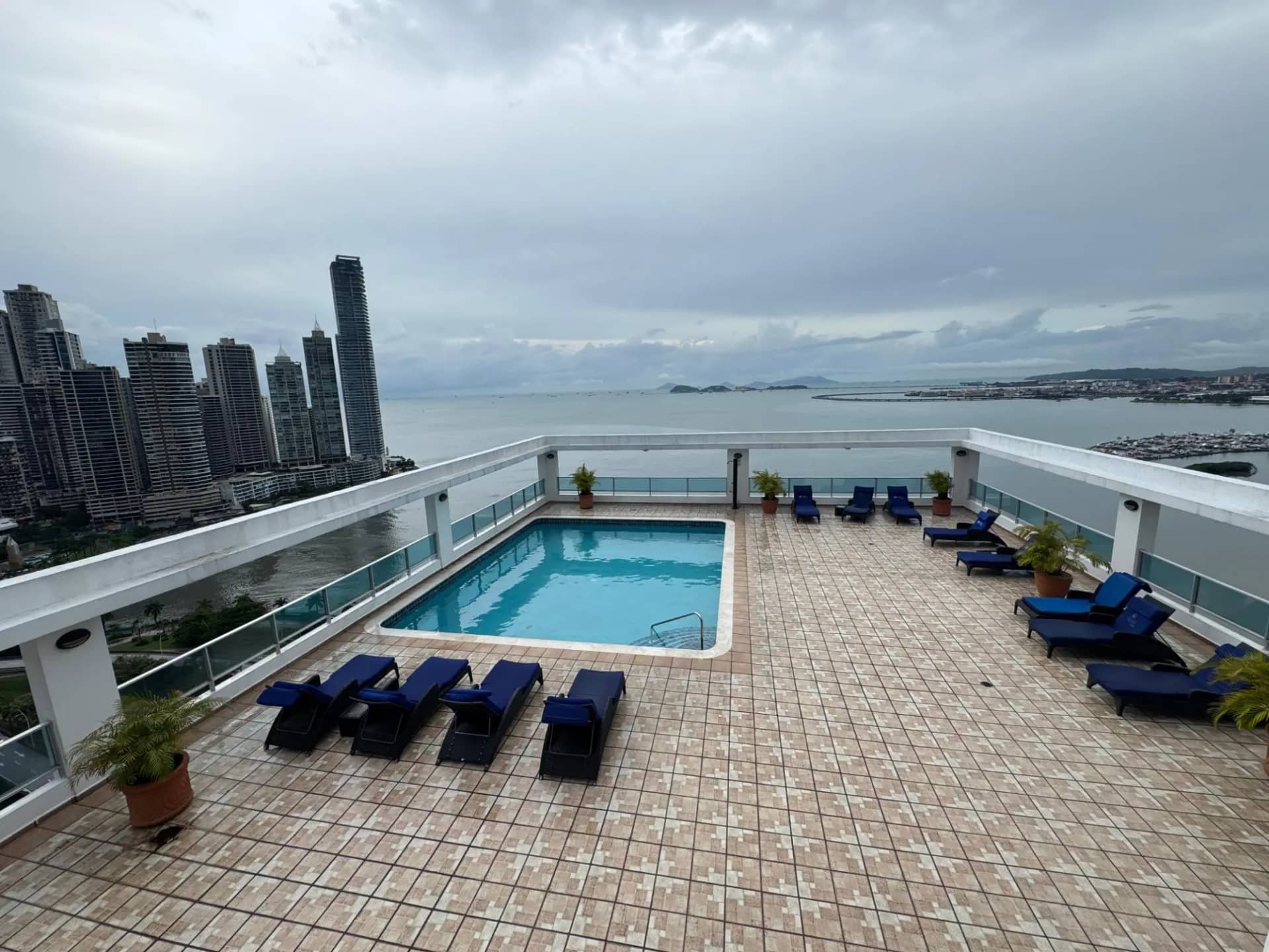 PH Bayfront Tower | Av. Balboa | 88.6 m² | 1 Rec / 1.5 Ban | 1 Parking - foto 1