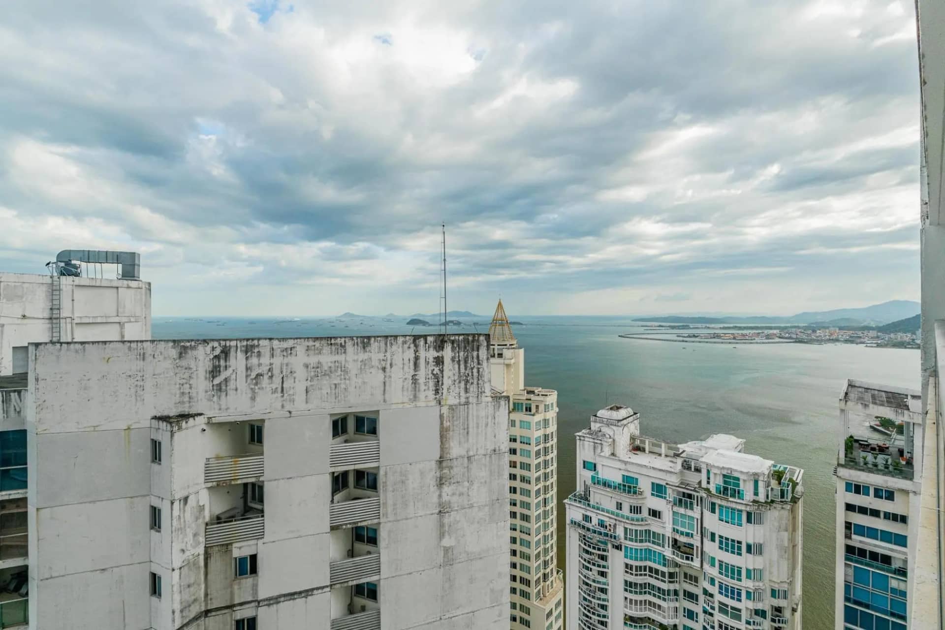 Se vende | Residencia exclusiva amueblada de 1 dormitorio - foto 1