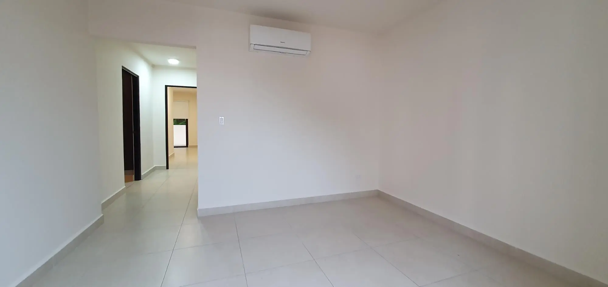 Albrook, Apartamento en Res. Embassy Village con amplia terraza - photo 1