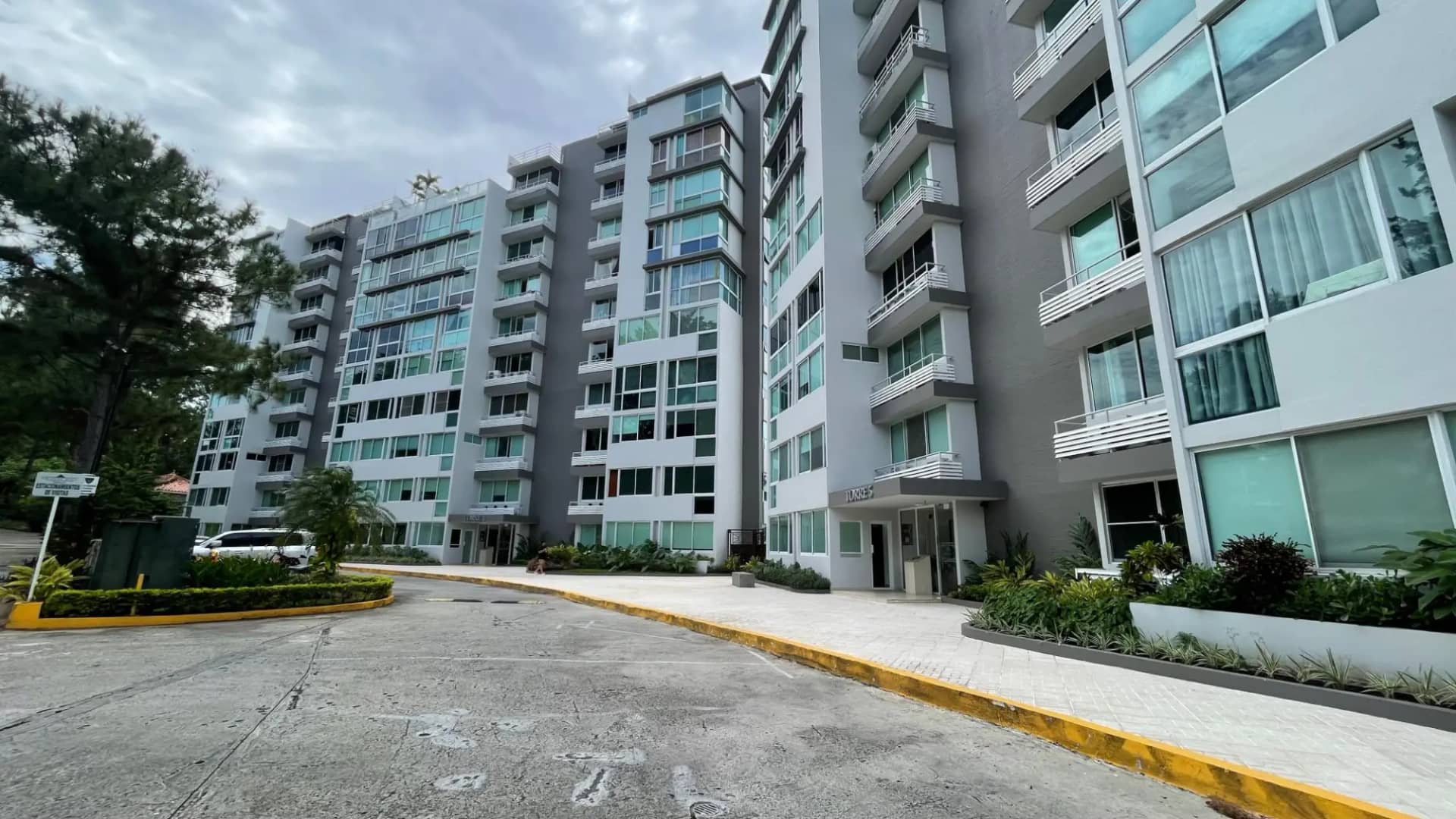 Albrook, Venta de Apartamento en Pine Hills con excelentes vistas - photo 1