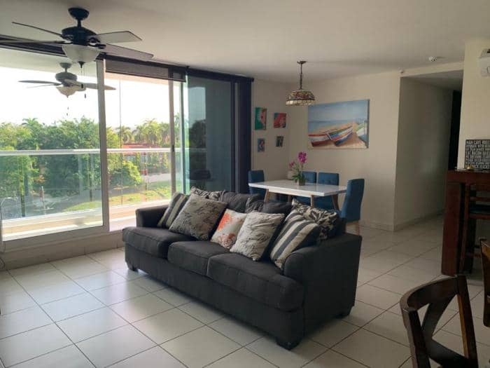 Alquilo apartamento amoblado en areas revertidas - foto 1