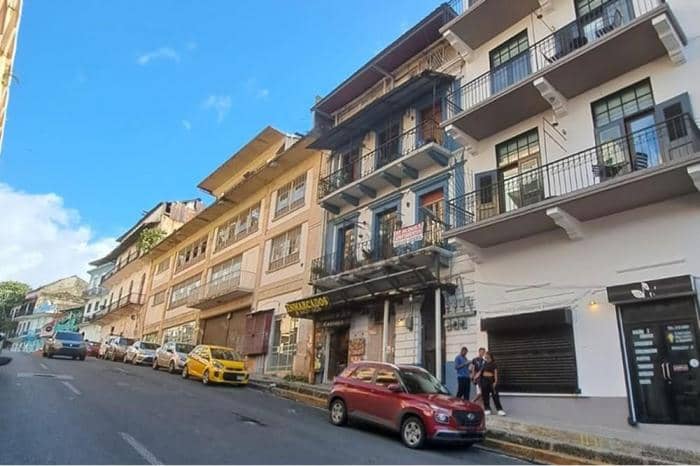 Venta de edificio con anteproyecto aprobado en avenida b, casco viejo - foto 1
