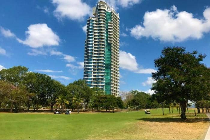 Se vende apartamento de 2 recamaras en ph coronado golf tower, panama oeste - foto 1