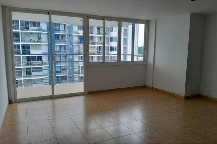 Venta de apartamento reposeído en pueblo nuevo, panamá - foto 1