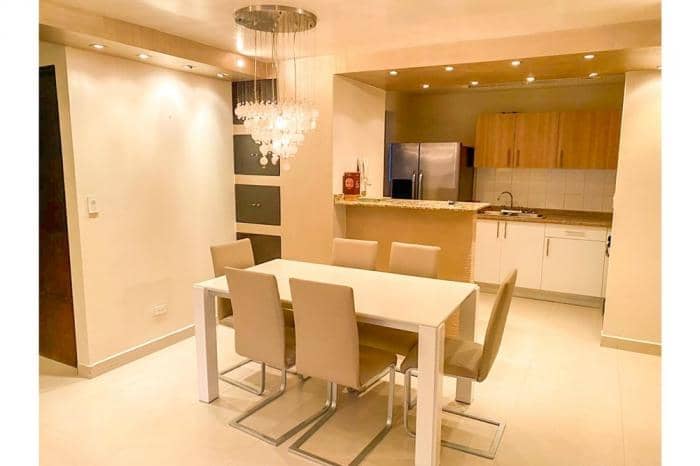 Venta de céntrico apartamento en carrasquilla, san francisco - foto 1