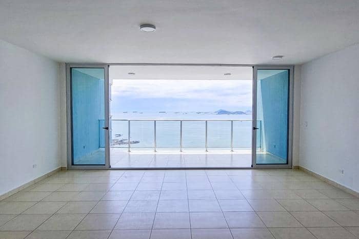 Venta de apartamento en ph waters on the bay, avenida balboa - foto 1