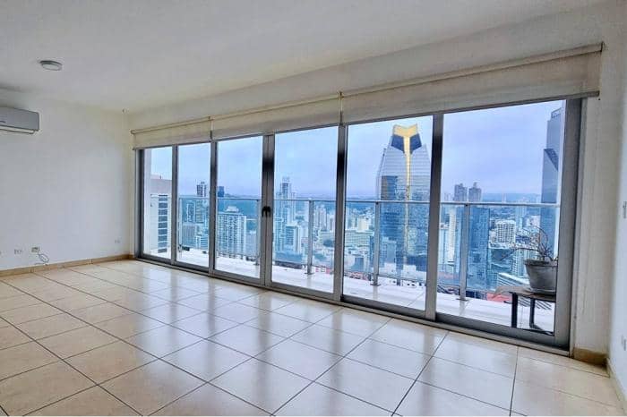 Venta de apartamento en ph waters on the bay, avenida balboa - foto 1