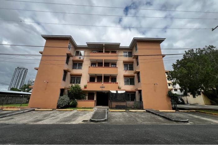Venta de apartamento en ph residenciales carmen edith n1, hato pintado - foto 1