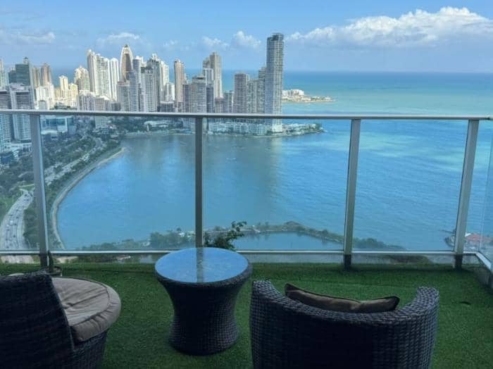 Apartamento amoblado con vista al mar, avenida balboa - foto 1