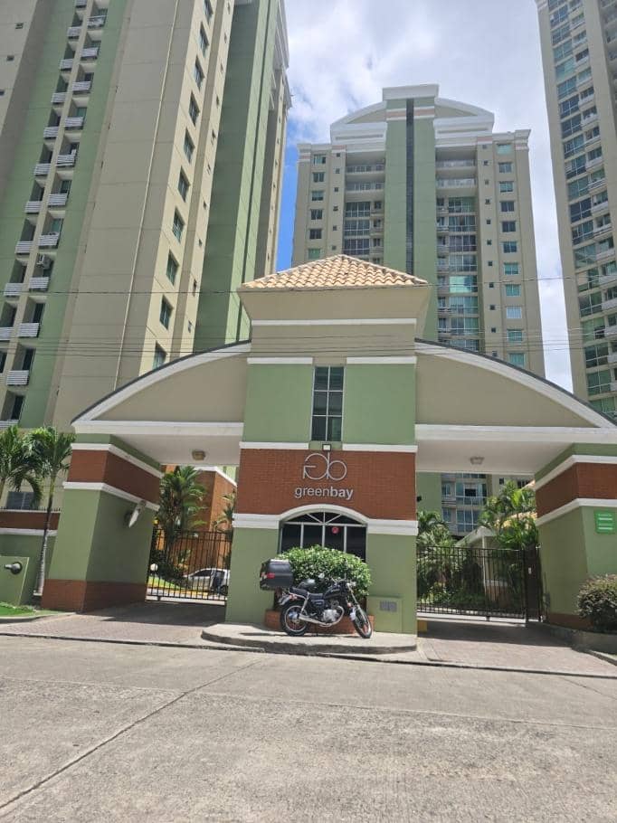 Venta de hermoso apartamento en p.h. green bay en costa del este ( b/ 190,000) - foto 1