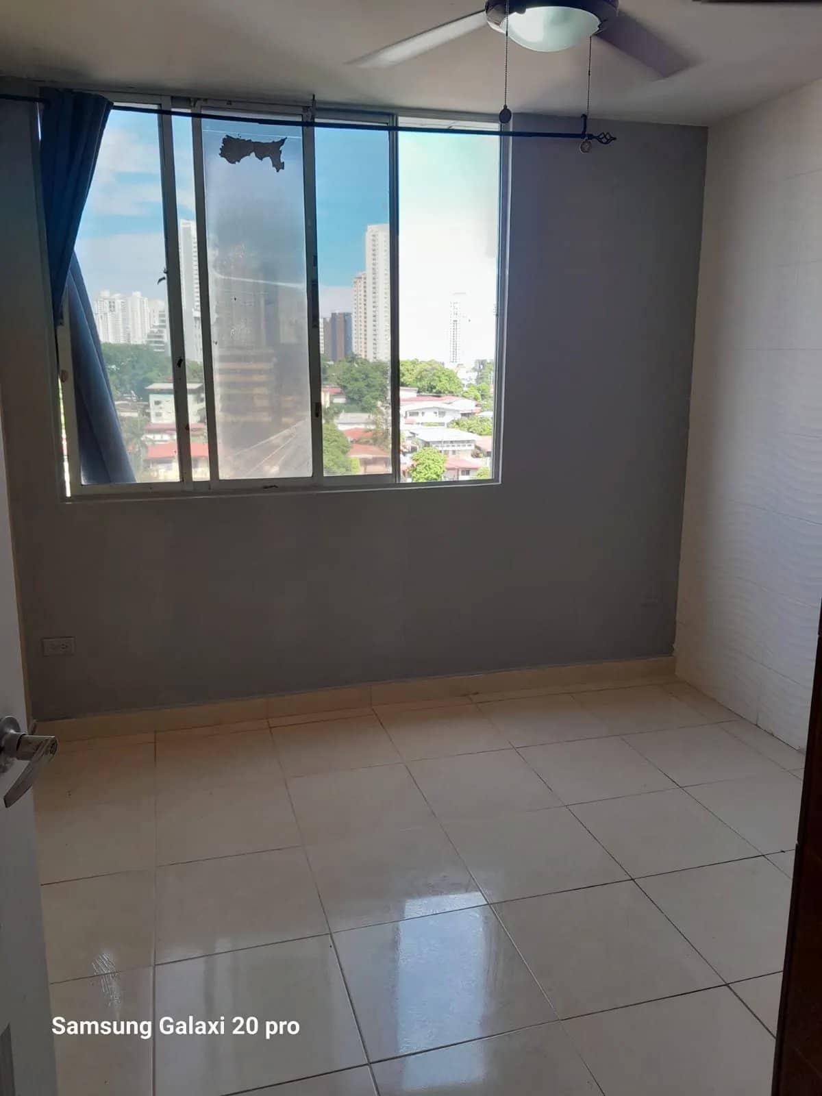 Venta apartamento PH Plaza Valencia,Via España - foto 1