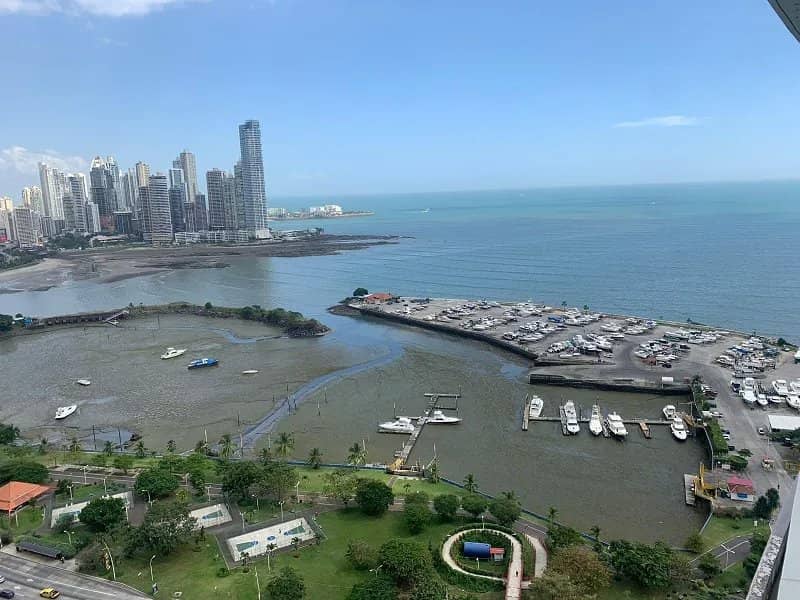 Alquiler de apto amoblado con vista al mar en Ave Balboa. - foto 1