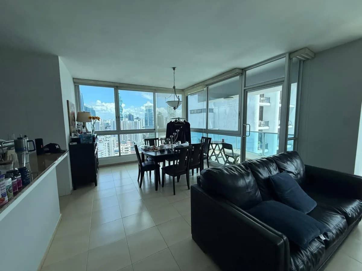 Apartamento en venta en GrandBay Tower - foto 1