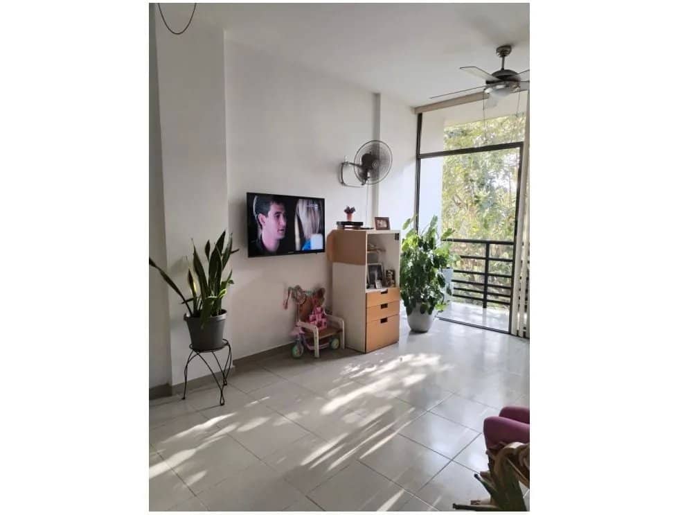 Venta de apartamento en PH Parque de Miraflores, Miraflores - foto 1